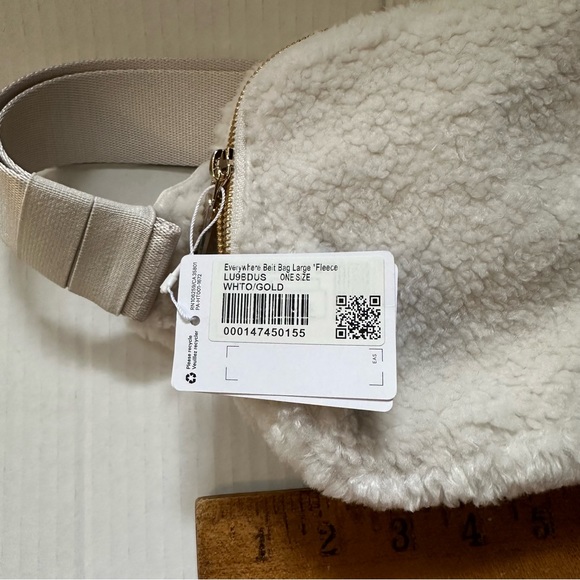 Lululemon belt bag Sherpa - Picture 4 of 6